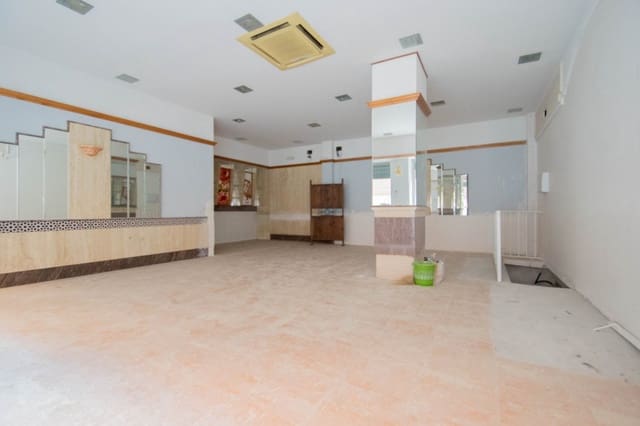 Commercieel te koop in Granada stad - € 235.000 (Ref: 9773030)