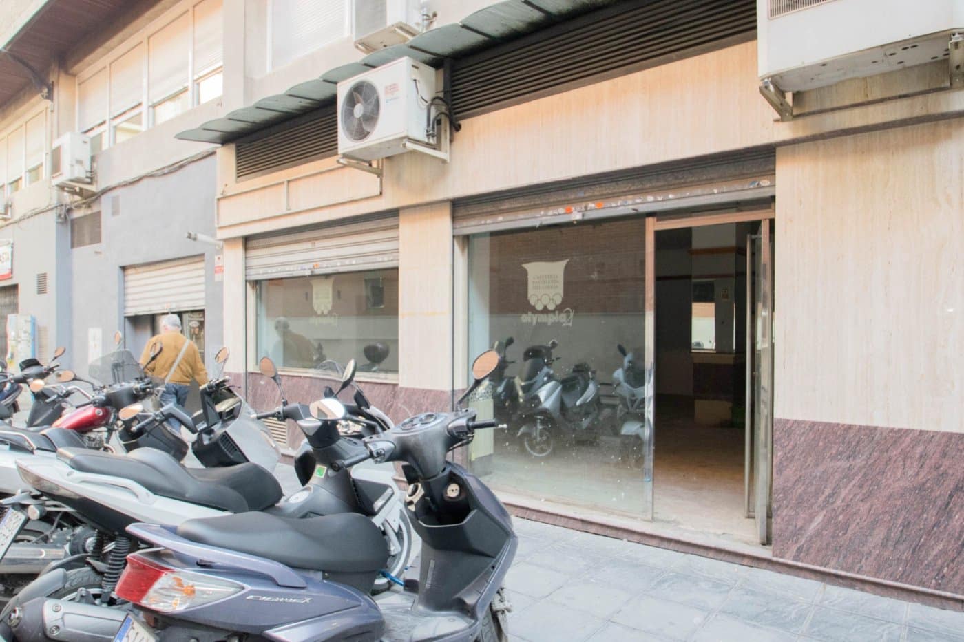 Commercial for sale in Granada city - € 235,000 (Ref: 9773030)