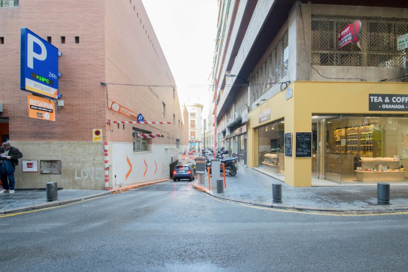 Commercial for sale in Granada city - € 235,000 (Ref: 9773030)