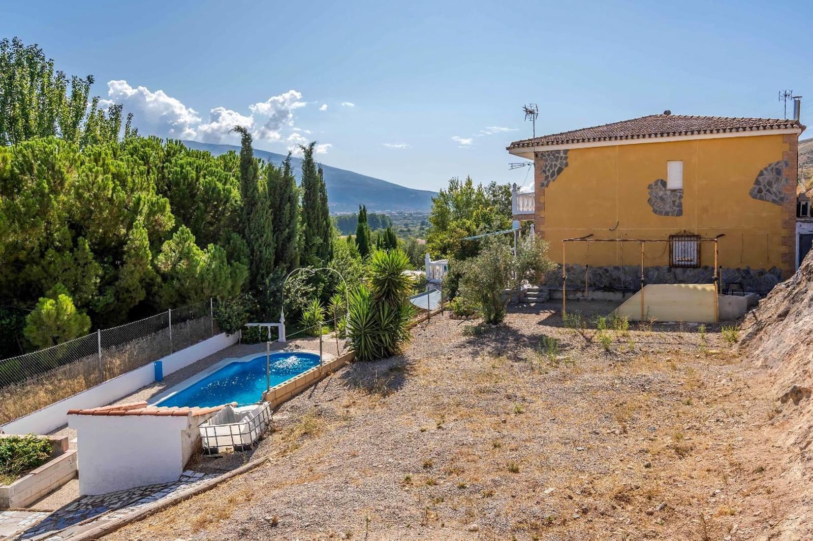 12 bedroom Finca/Country House for sale in Padul with pool - € 550,000 (Ref: 9773037)