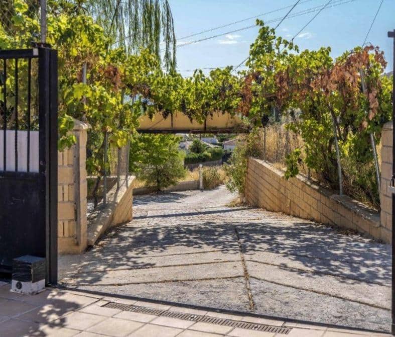 12 bedroom Finca/Country House for sale in Padul with pool - € 550,000 (Ref: 9773037)