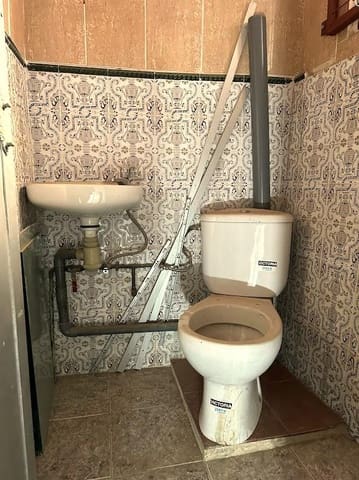 2 slaapkamer Commercieel te koop in Centro, Granada stad - € 105.000 (Ref: 9773039)