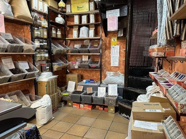 2 slaapkamer Commercieel te koop in Centro, Granada stad - € 105.000 (Ref: 9773039)