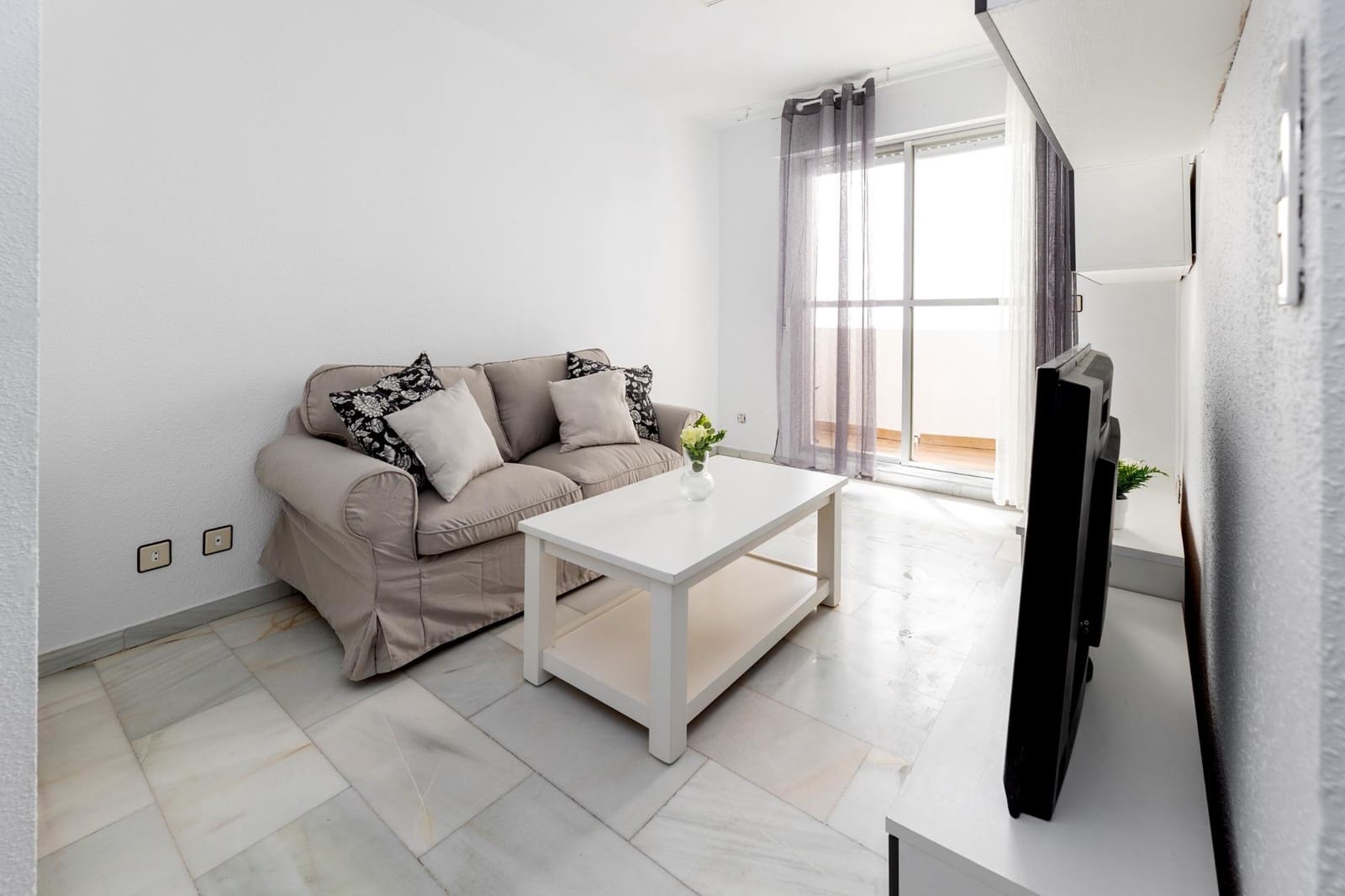 Piso de 2 habitaciones en Cenes de la Vega en venta - 90.000 € (Ref: 9780531)