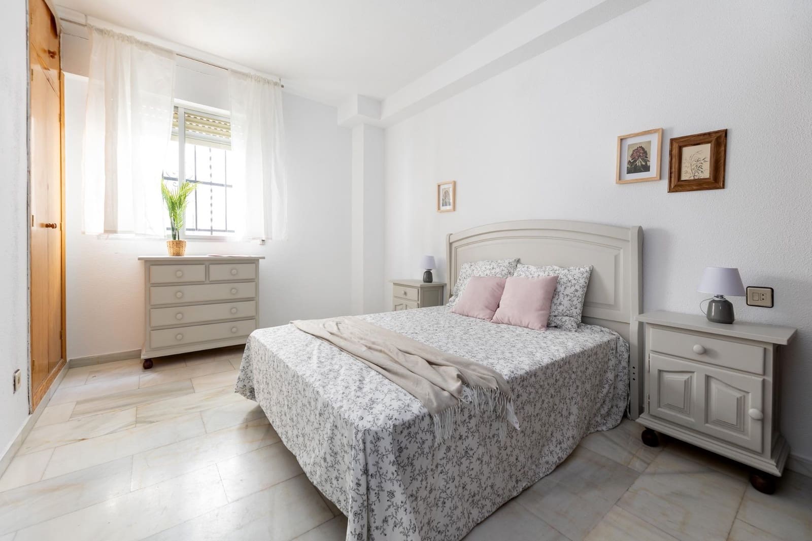 Piso de 2 habitaciones en Cenes de la Vega en venta - 90.000 € (Ref: 9780531)