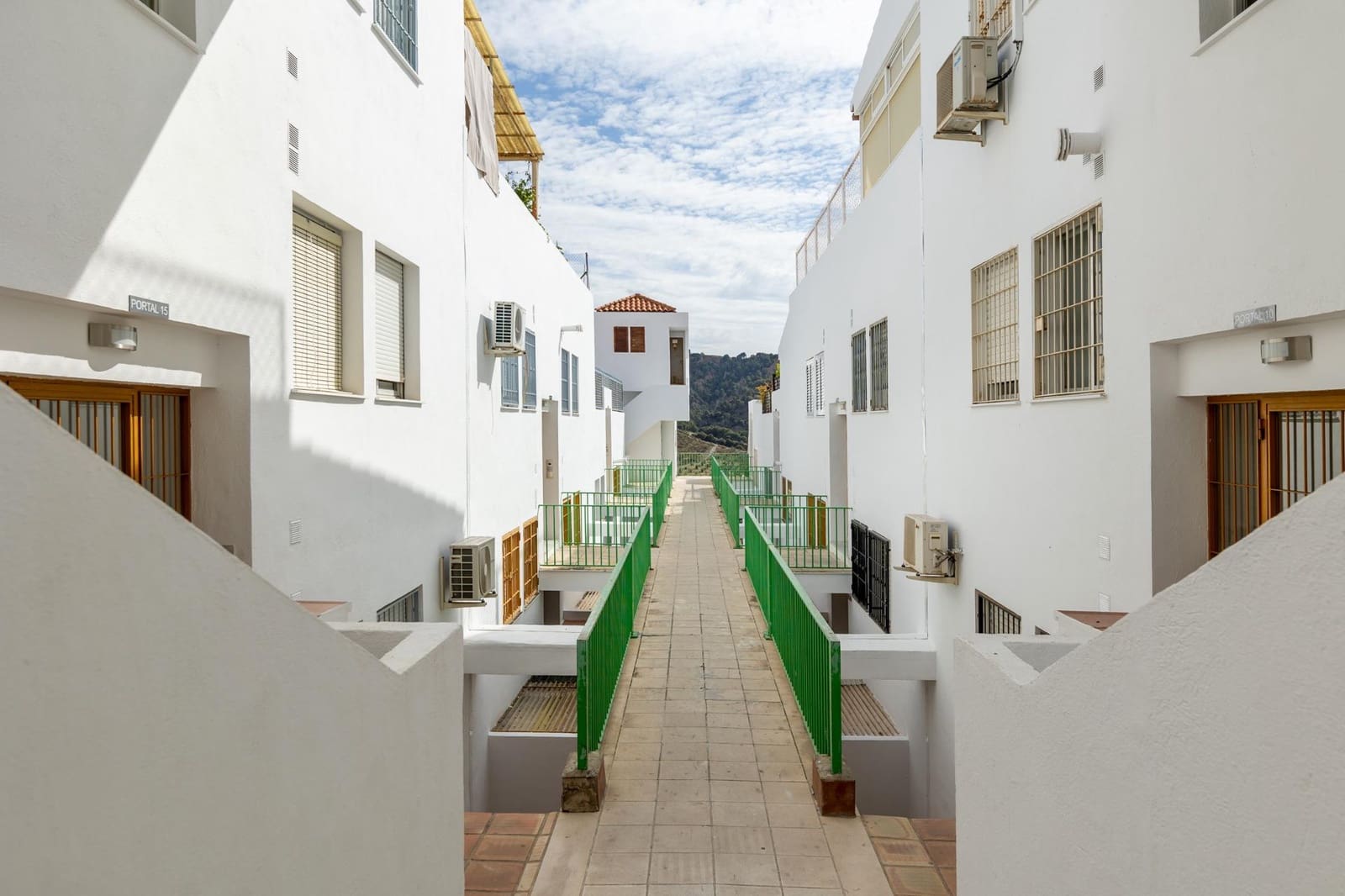 Piso de 2 habitaciones en Cenes de la Vega en venta - 90.000 € (Ref: 9780531)