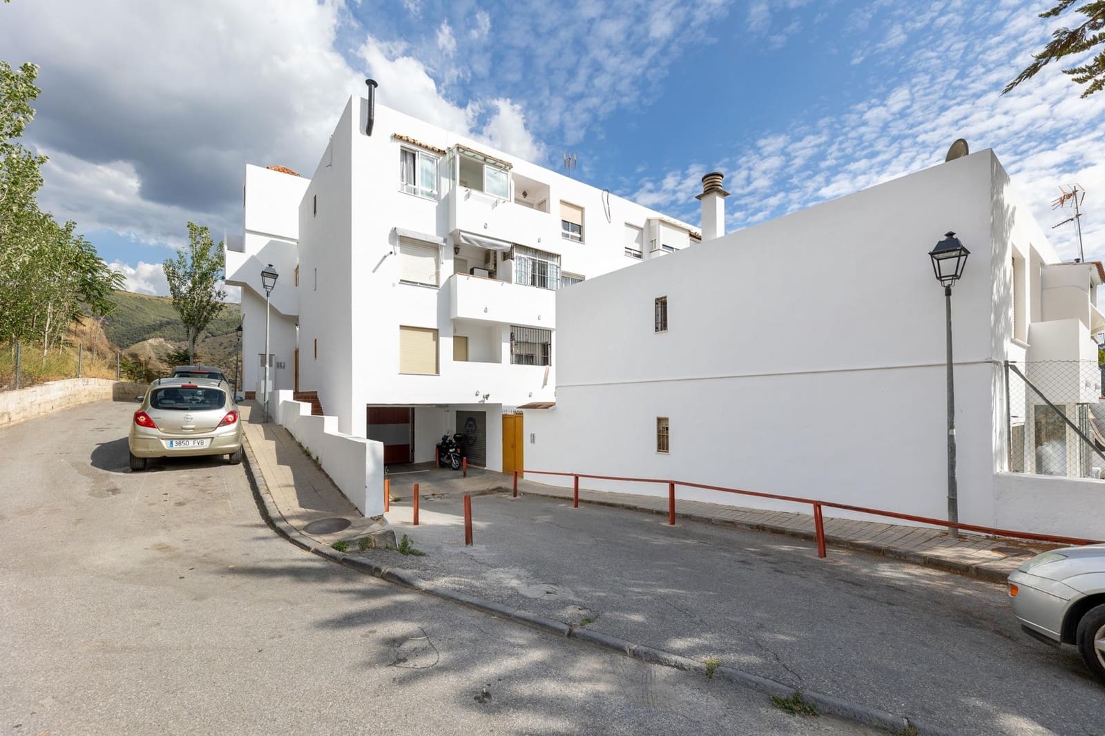Piso de 2 habitaciones en Cenes de la Vega en venta - 90.000 € (Ref: 9780531)