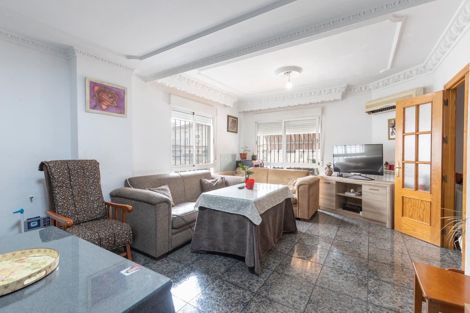 4 bedroom Semi-detached Villa for sale in Atarfe with garage - € 299,000 (Ref: 9780532)