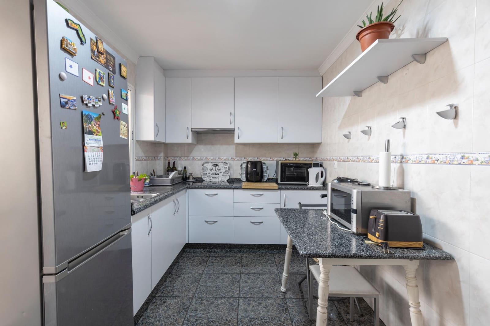 4 bedroom Semi-detached Villa for sale in Atarfe with garage - € 299,000 (Ref: 9780532)