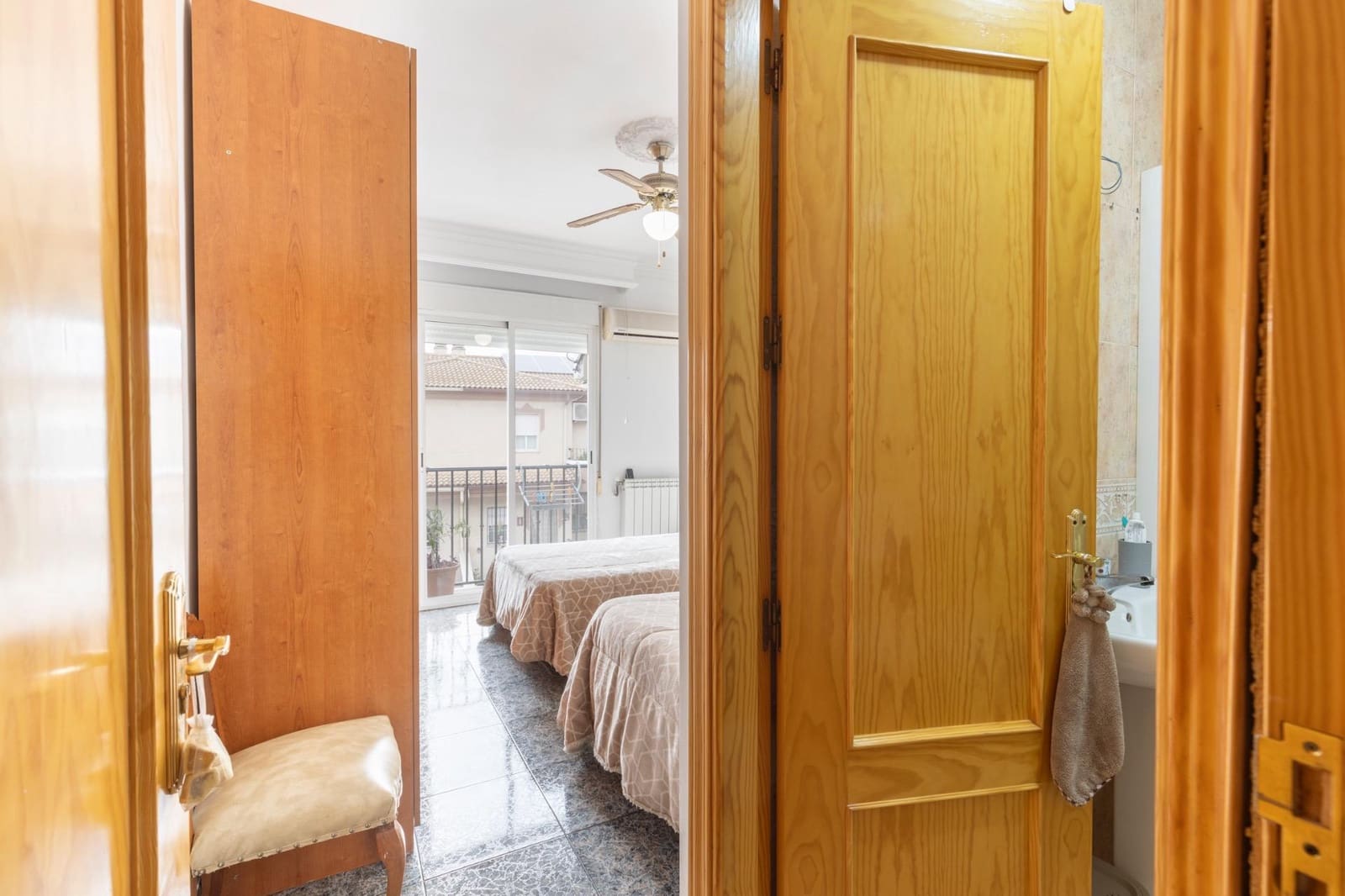 4 bedroom Semi-detached Villa for sale in Atarfe with garage - € 299,000 (Ref: 9780532)