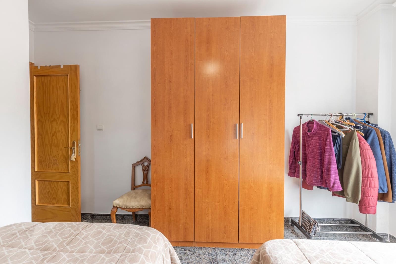 4 bedroom Semi-detached Villa for sale in Atarfe with garage - € 299,000 (Ref: 9780532)