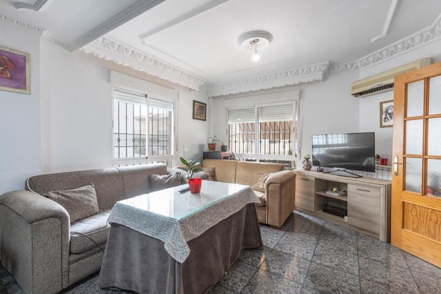 4 bedroom Semi-detached Villa for sale in Atarfe with garage - € 299,000 (Ref: 9780532)