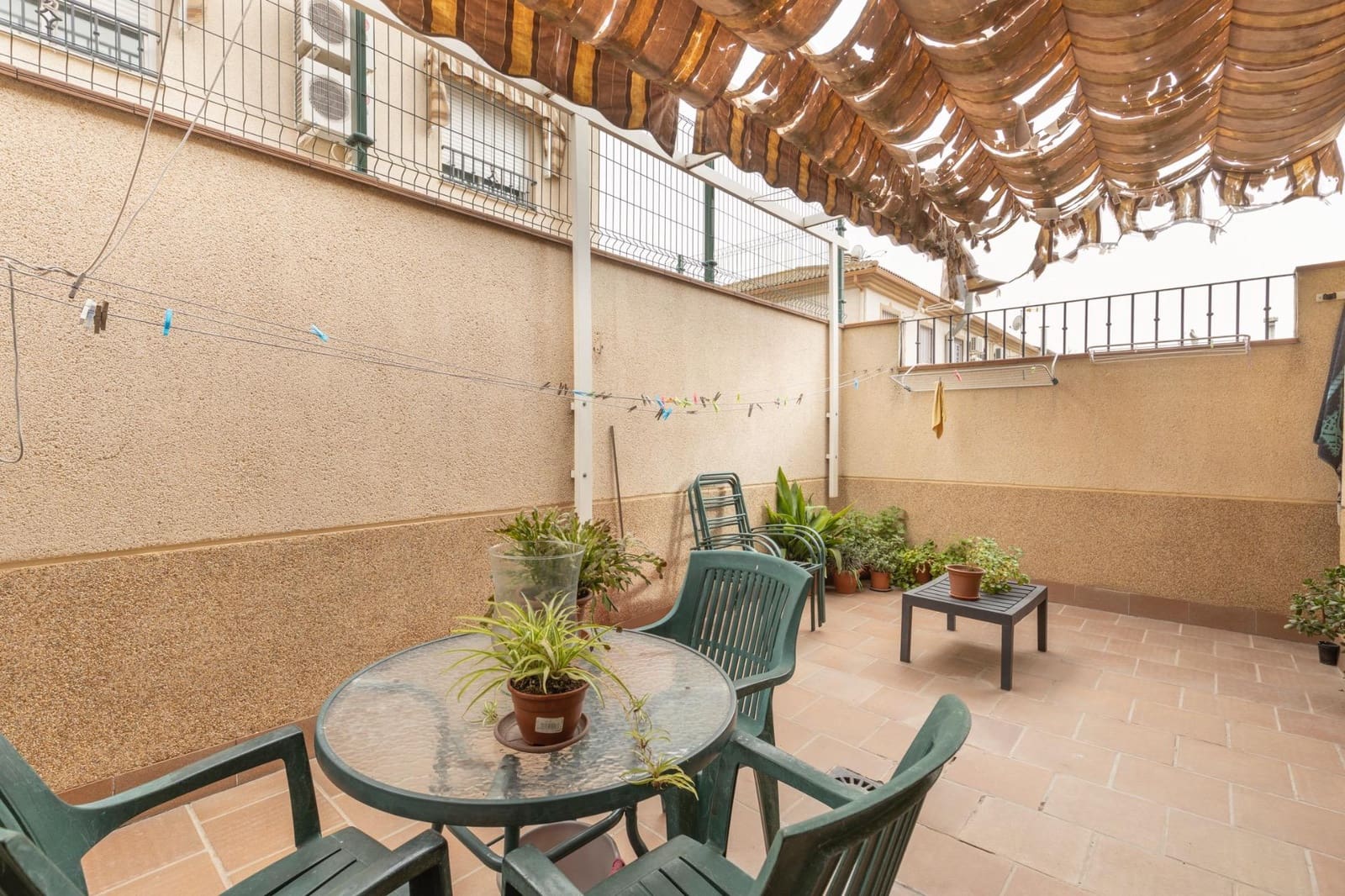 4 bedroom Semi-detached Villa for sale in Atarfe with garage - € 299,000 (Ref: 9780532)