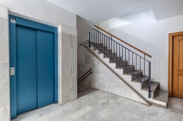 2 soverom Leilighet til salgs i Las Gabias med svømmebasseng garasje - € 154 900 (Ref: 9783136)