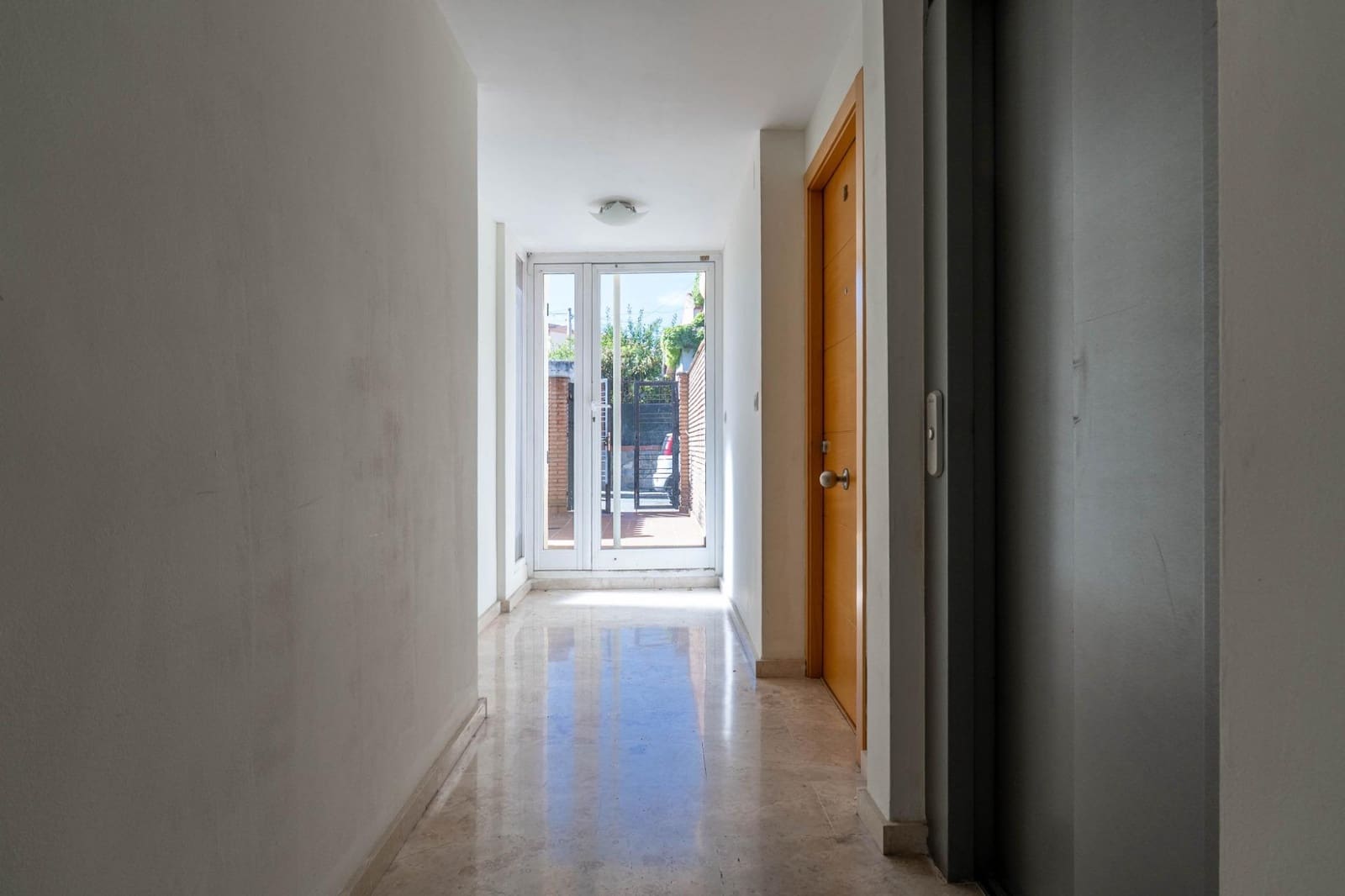 2 quarto Apartamento para venda em La Zubia com garagem - 179 990 € (Ref: 9788382)