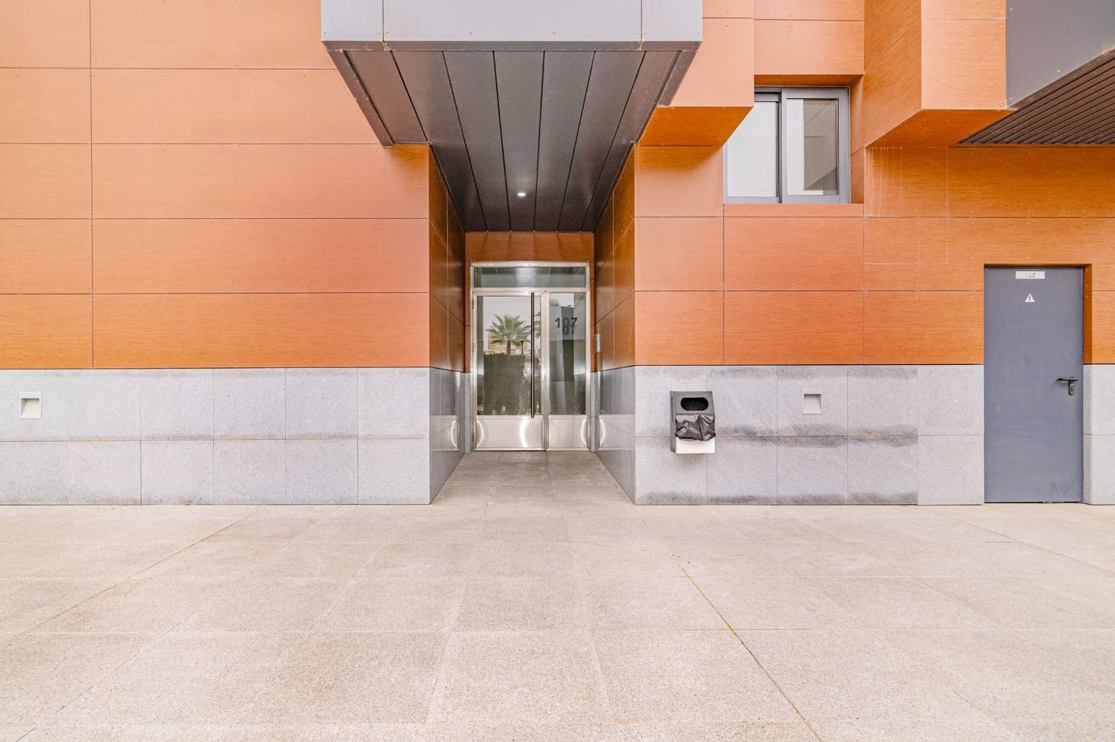 1 Zimmer Wohnung zu verkaufen in Granada Stadt mit Pool Garage - 265.000 € (Ref: 9788383)