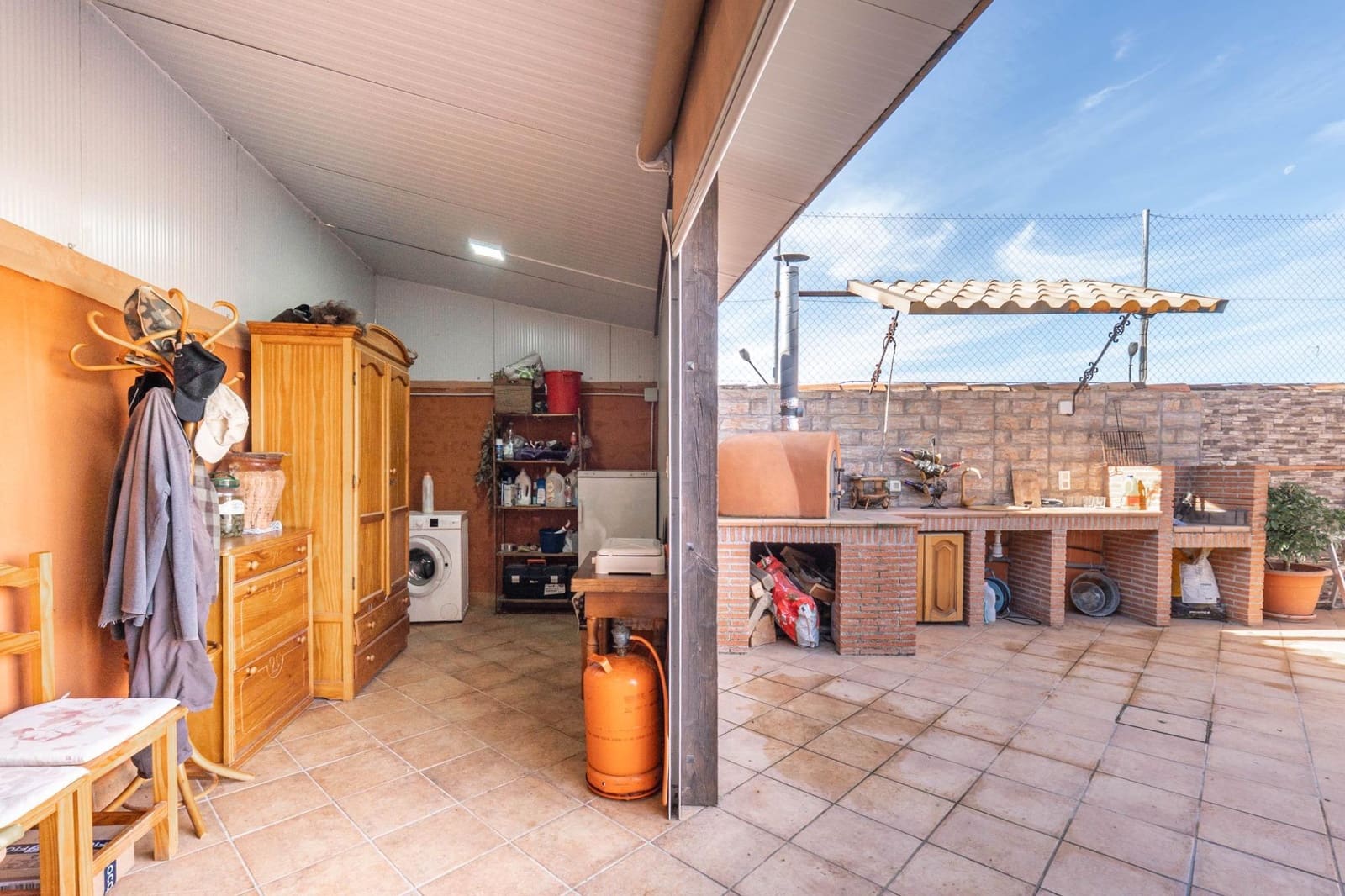 2 soveværelse Villa til salg i Granada by med swimmingpool garage - € 269.900 (Ref: 9791024)