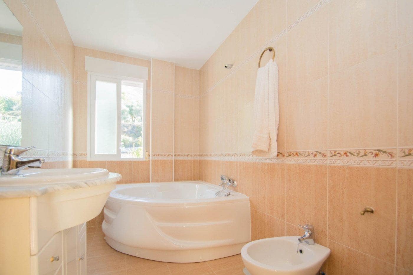 5 chambre Villa/Maison à vendre à Guejar Sierra avec piscine - 314 900 € (Ref: 9791025)