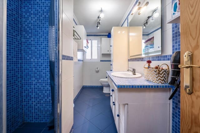 3 soverom Leilighet til salgs i Poligono Cartuja - La Paz, Granada by med garasje - € 139 500 (Ref: 9797070)