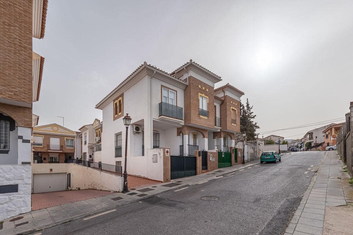 4 Zimmer Reihenhaus zu verkaufen in La Zubia mit Garage - 204.900 € (Ref: 9799229)