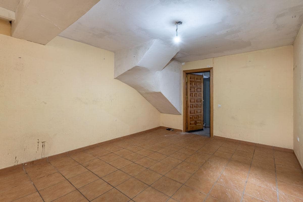 4 Zimmer Reihenhaus zu verkaufen in La Zubia mit Garage - 204.900 € (Ref: 9799229)
