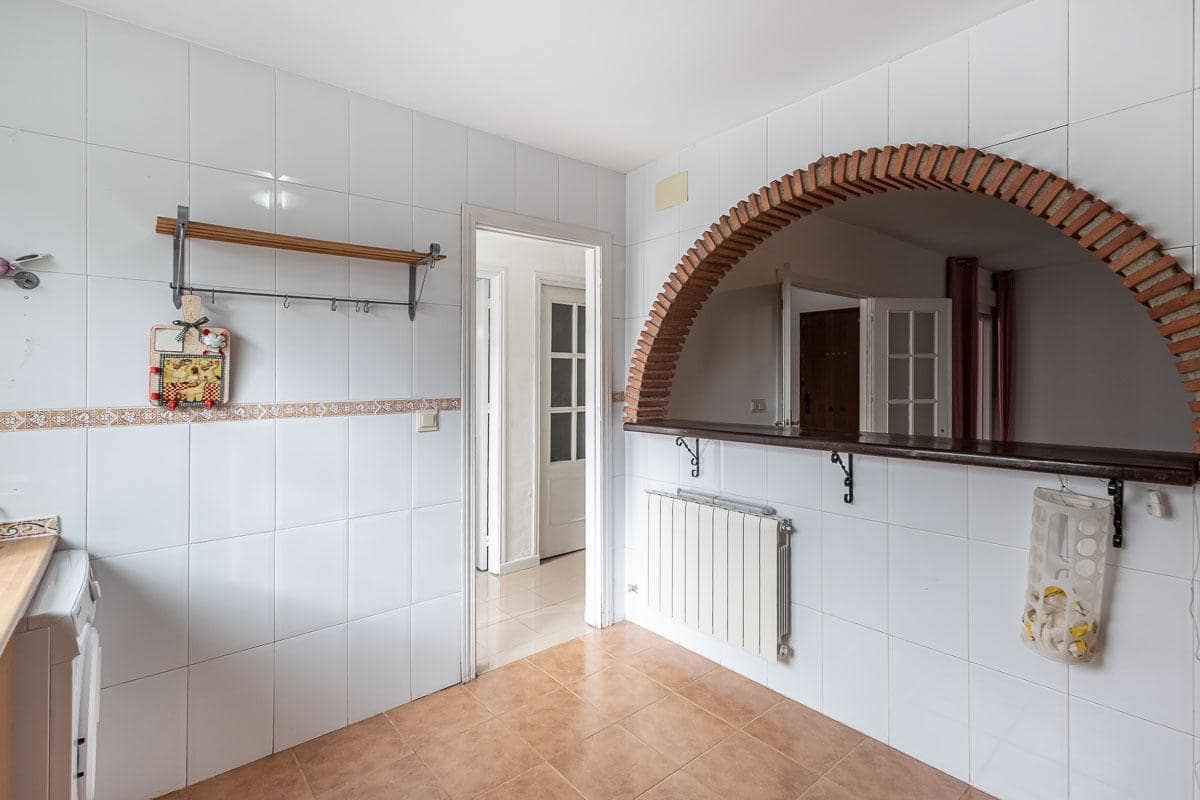 4 Zimmer Reihenhaus zu verkaufen in La Zubia mit Garage - 204.900 € (Ref: 9799229)