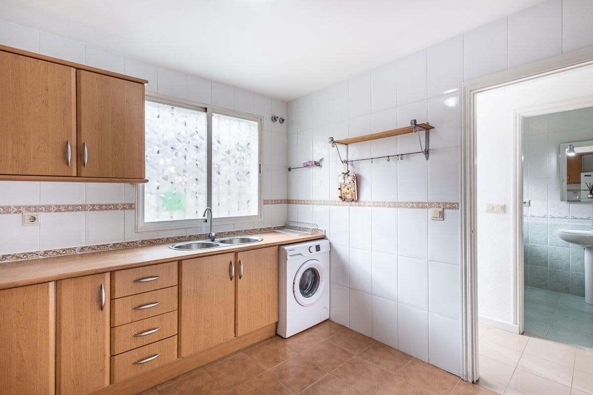 4 Zimmer Reihenhaus zu verkaufen in La Zubia mit Garage - 204.900 € (Ref: 9799229)