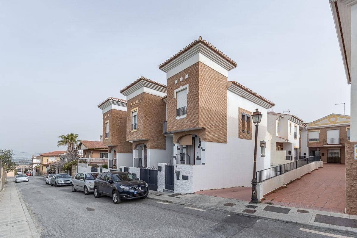 4 Zimmer Reihenhaus zu verkaufen in La Zubia mit Garage - 204.900 € (Ref: 9799229)
