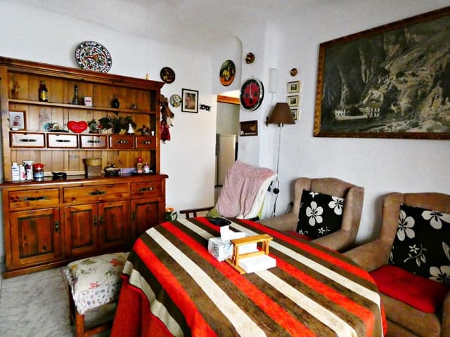 3 Zimmer Reihenhaus zu verkaufen in Granada Stadt - 169.000 € (Ref: 9799230)