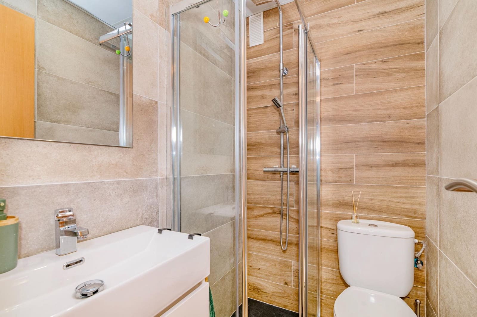 4 Zimmer Penthouse zu verkaufen in Granada Stadt - 208.000 € (Ref: 9799232)