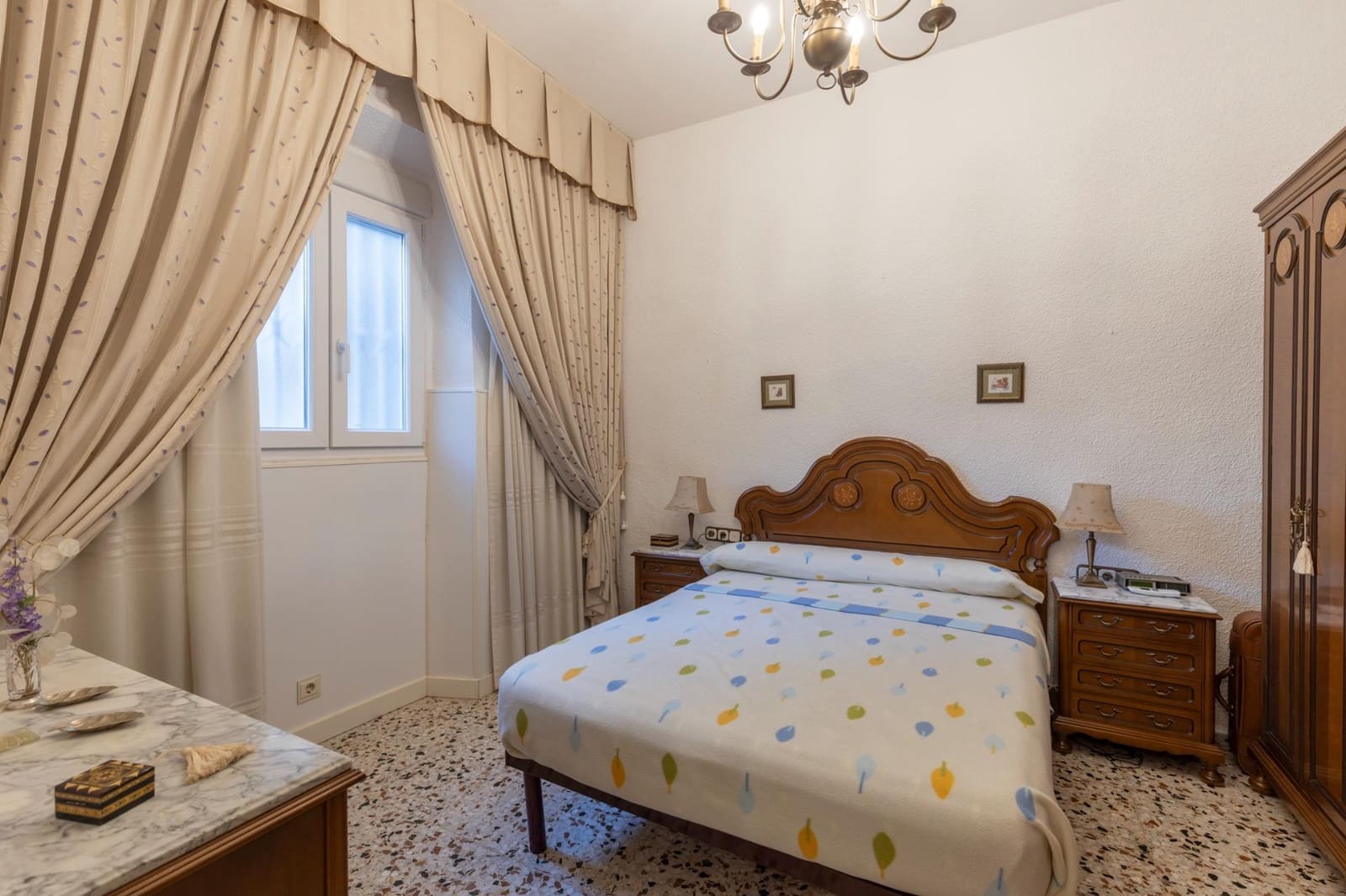 2 Zimmer Wohnung zu verkaufen in Granada Stadt - 195.000 € (Ref: 9799233)