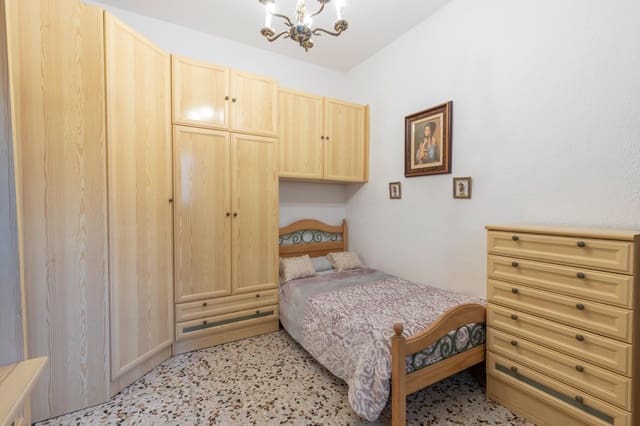 2 Zimmer Wohnung zu verkaufen in Granada Stadt - 195.000 € (Ref: 9799233)