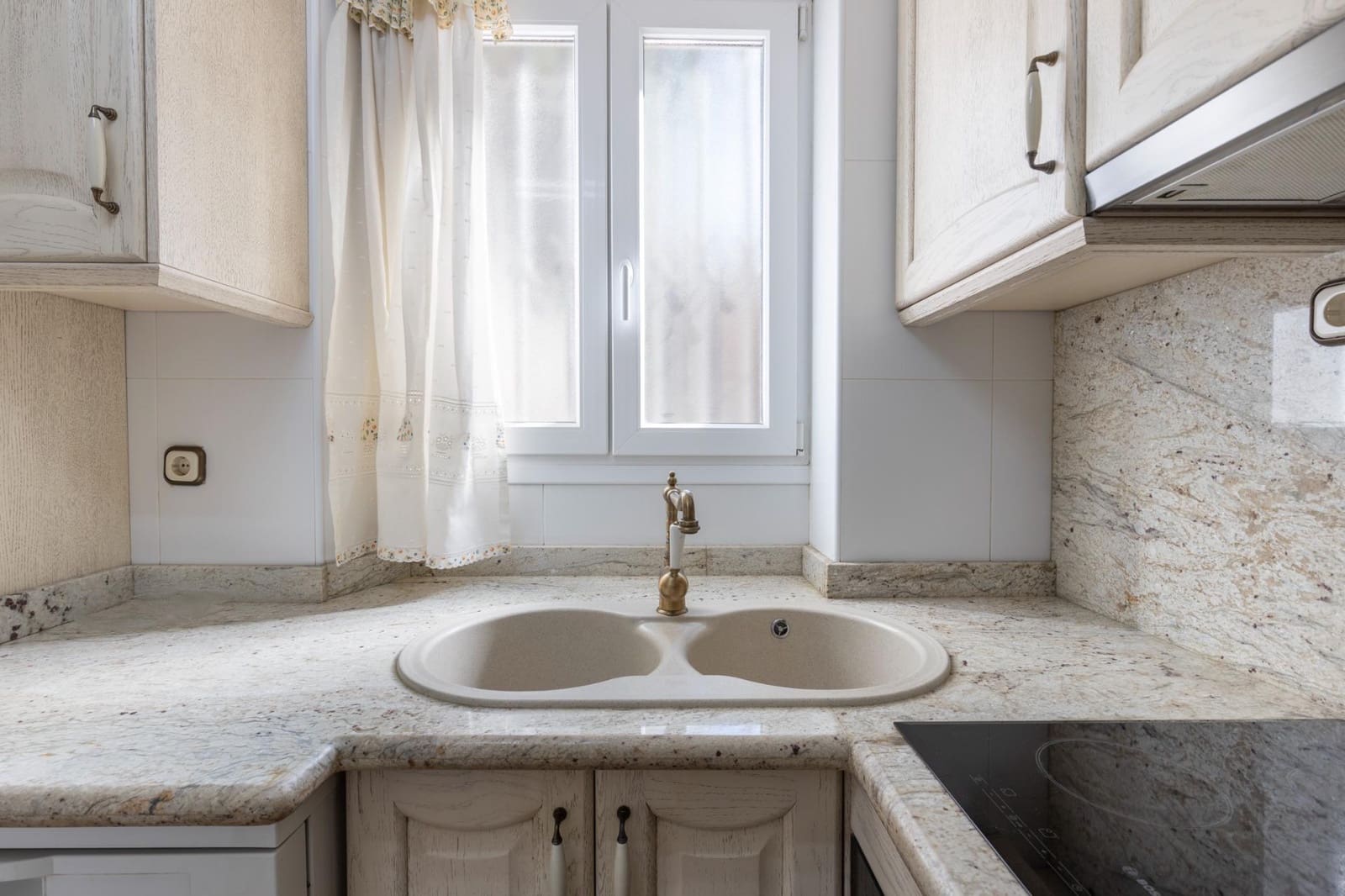 2 Zimmer Wohnung zu verkaufen in Granada Stadt - 195.000 € (Ref: 9799233)