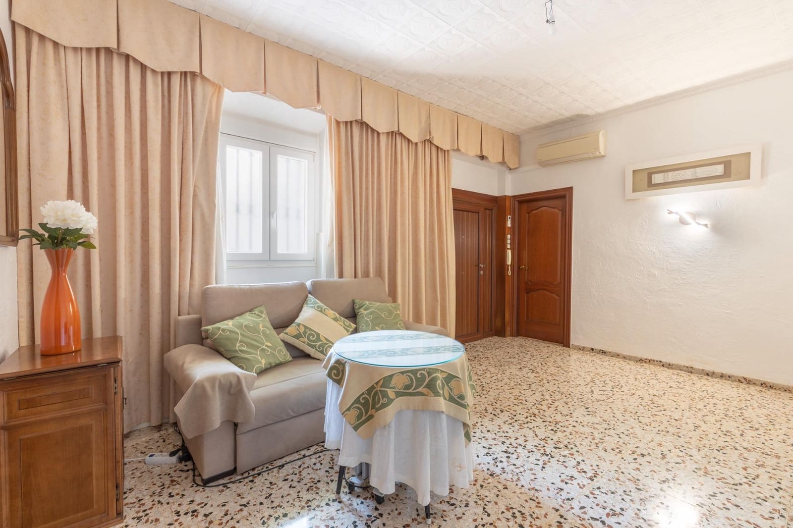 2 Zimmer Wohnung zu verkaufen in Granada Stadt - 195.000 € (Ref: 9799233)