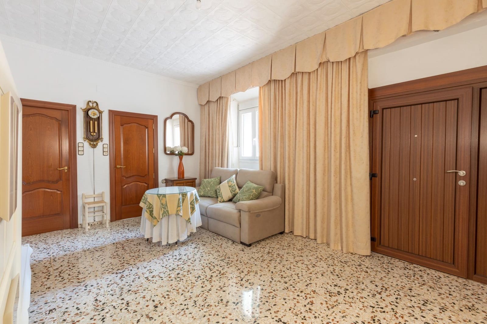 2 Zimmer Wohnung zu verkaufen in Granada Stadt - 195.000 € (Ref: 9799233)