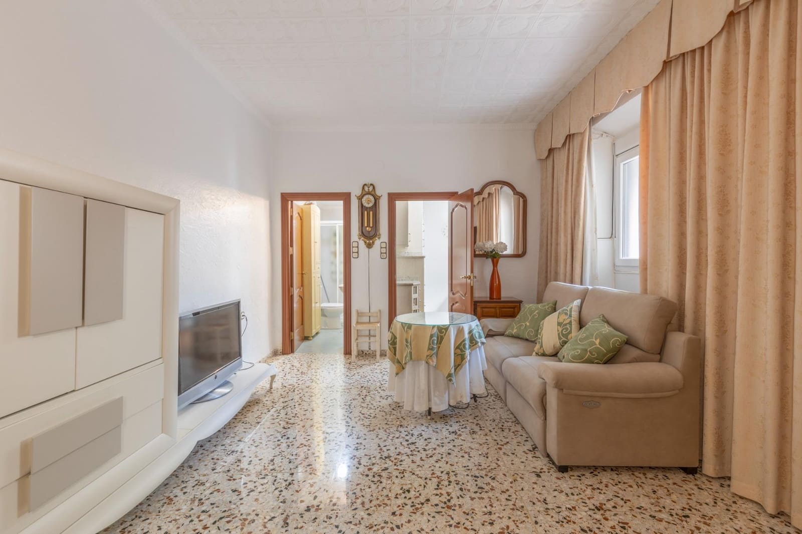2 Zimmer Wohnung zu verkaufen in Granada Stadt - 195.000 € (Ref: 9799233)