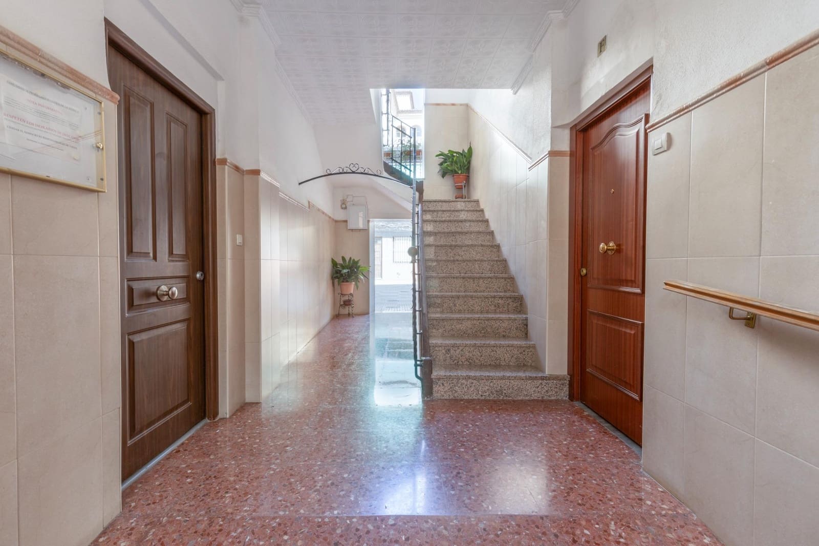 2 Zimmer Wohnung zu verkaufen in Granada Stadt - 195.000 € (Ref: 9799233)
