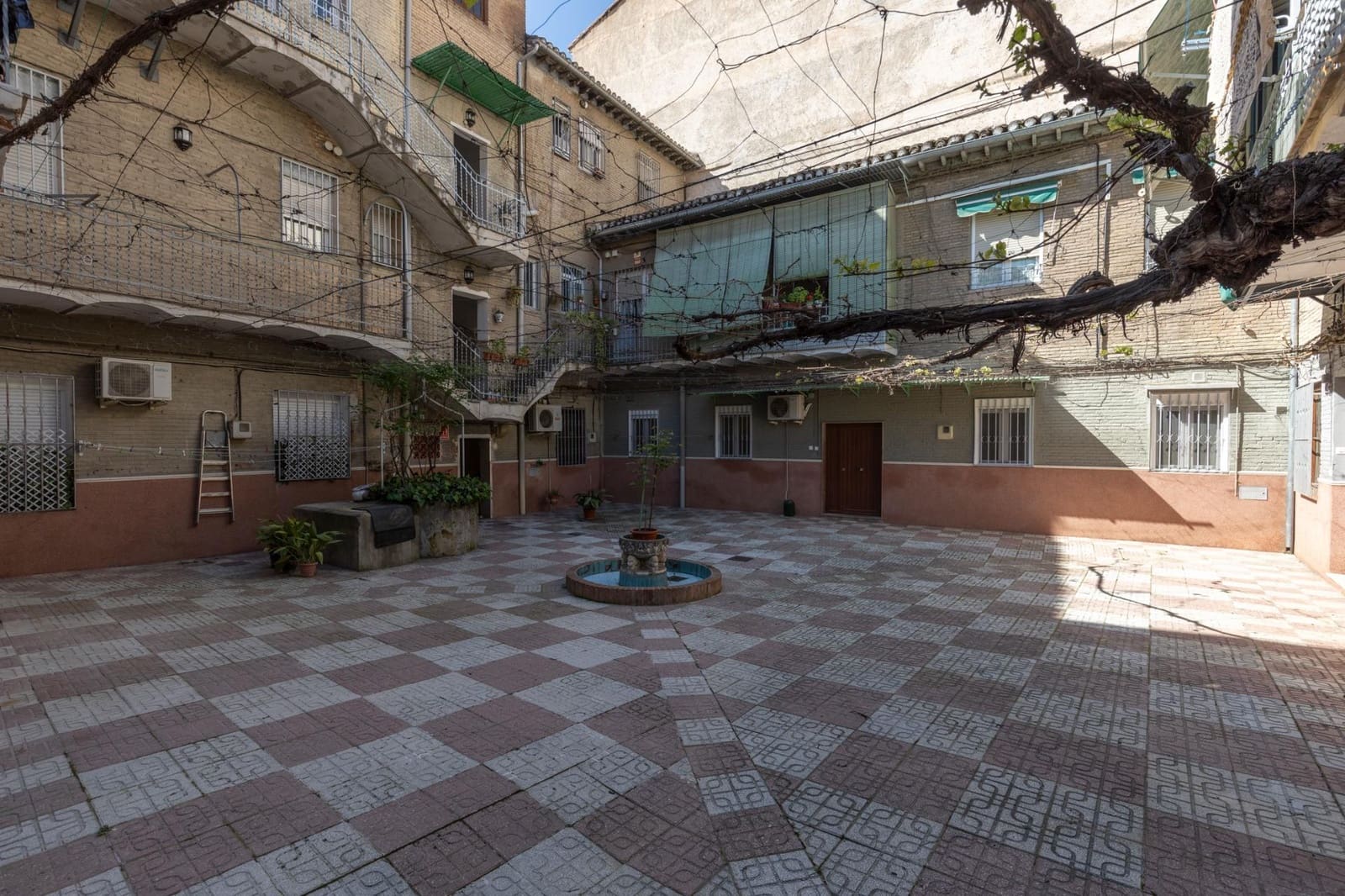 2 Zimmer Wohnung zu verkaufen in Granada Stadt - 195.000 € (Ref: 9799233)