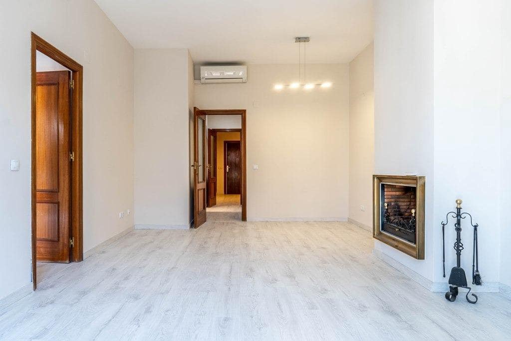 Piso de 1 habitación en Granada ciudad en venta con garaje - 305.000 € (Ref: 9799235)