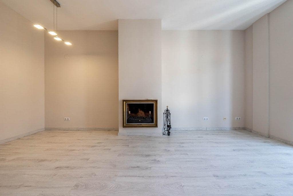 Piso de 1 habitación en Granada ciudad en venta con garaje - 305.000 € (Ref: 9799235)