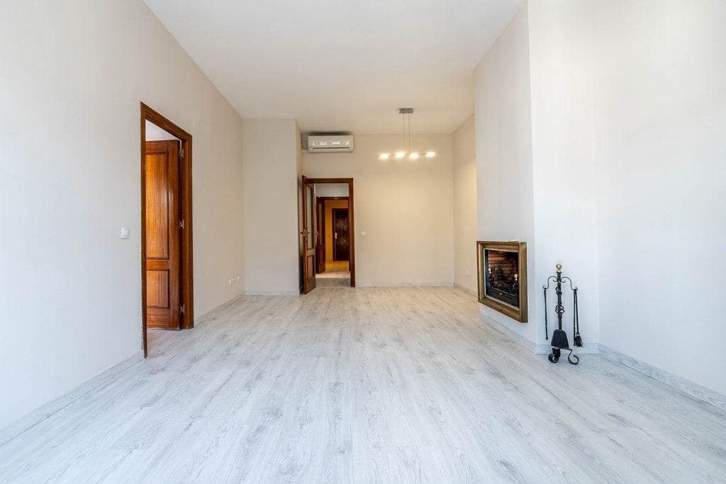 Piso de 1 habitación en Granada ciudad en venta con garaje - 305.000 € (Ref: 9799235)
