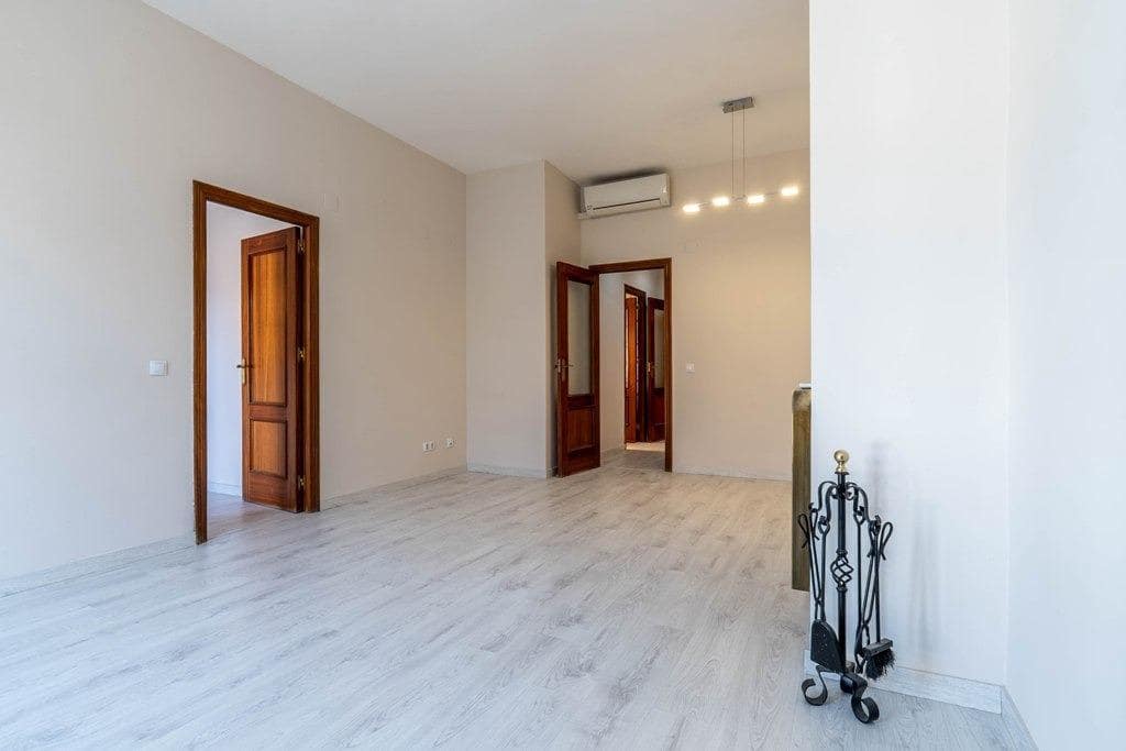 Piso de 1 habitación en Granada ciudad en venta con garaje - 305.000 € (Ref: 9799235)