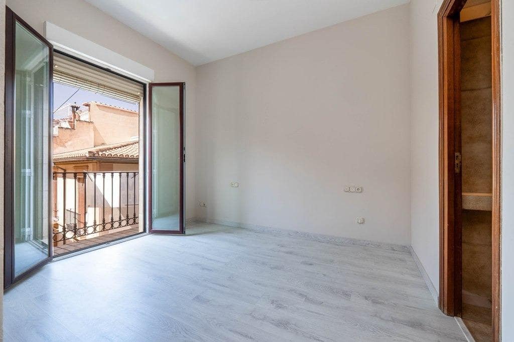 Piso de 1 habitación en Granada ciudad en venta con garaje - 305.000 € (Ref: 9799235)