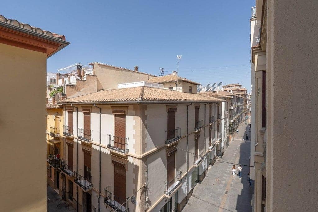 Piso de 1 habitación en Granada ciudad en venta con garaje - 305.000 € (Ref: 9799235)
