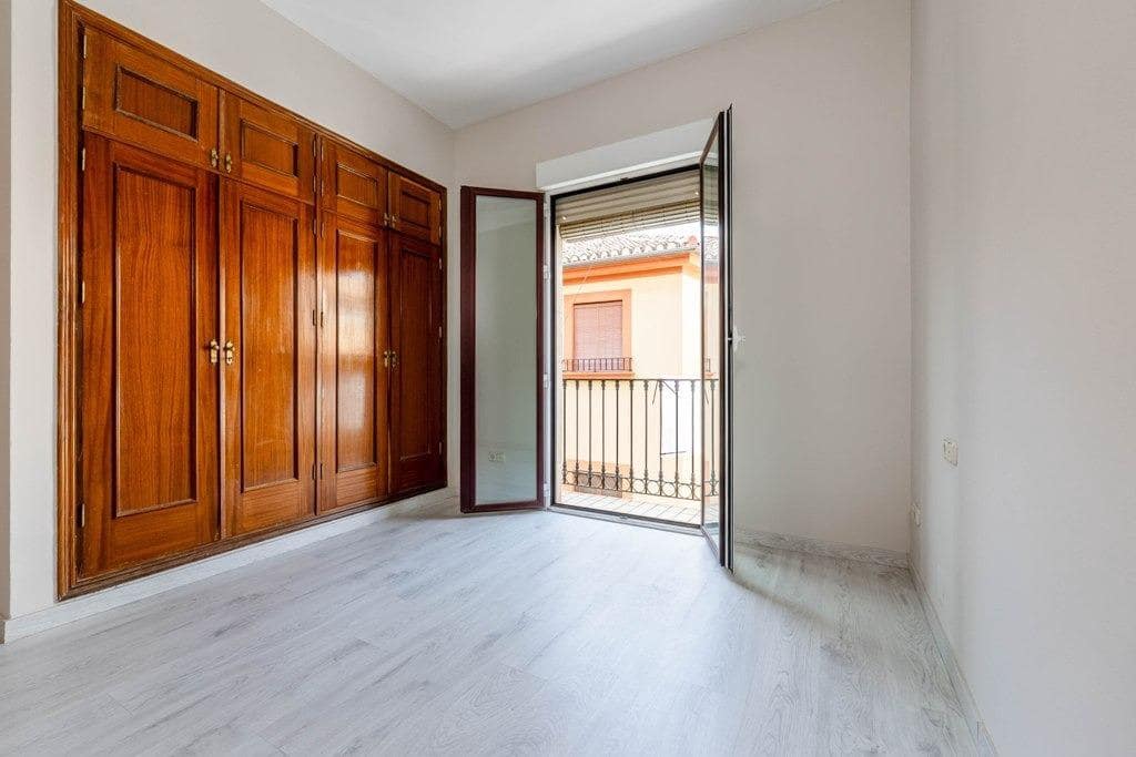 Piso de 1 habitación en Granada ciudad en venta con garaje - 305.000 € (Ref: 9799235)
