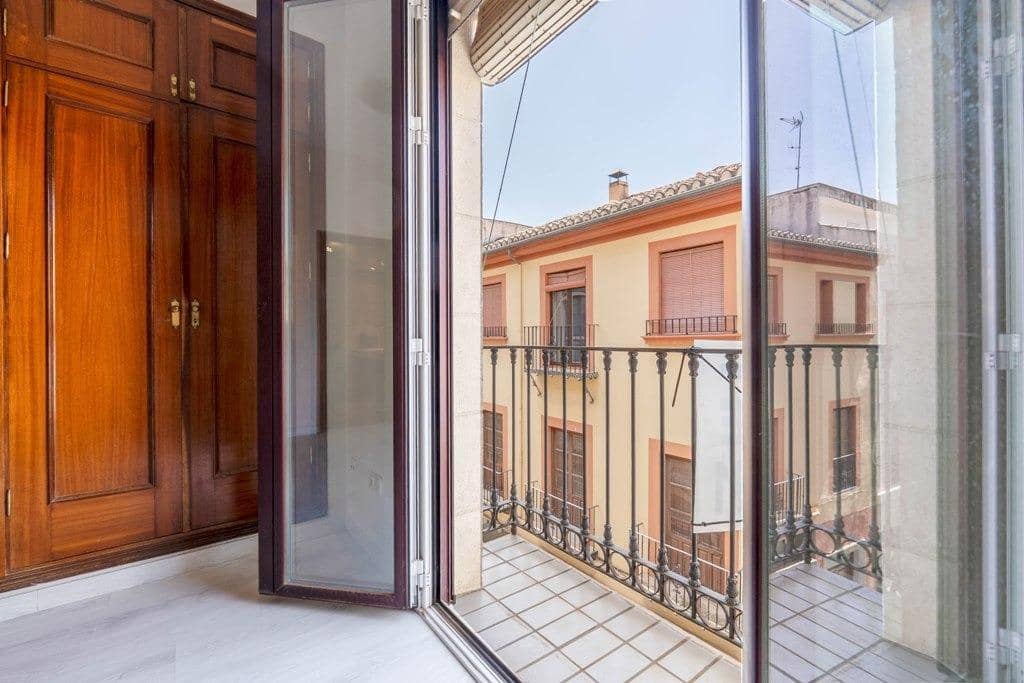 Piso de 1 habitación en Granada ciudad en venta con garaje - 305.000 € (Ref: 9799235)