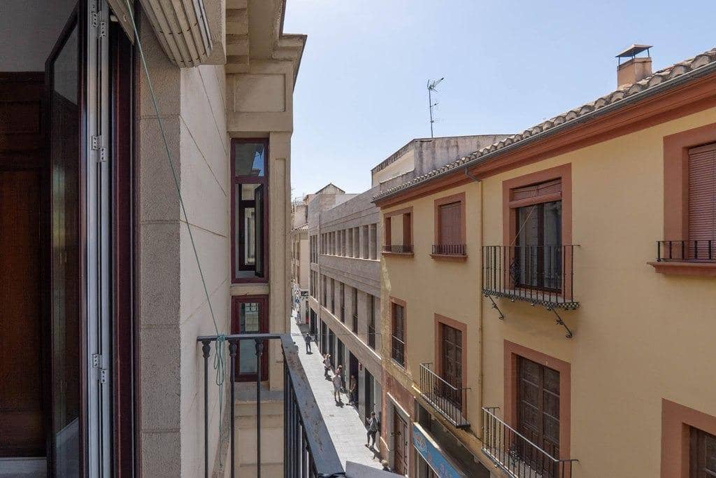 Piso de 1 habitación en Granada ciudad en venta con garaje - 305.000 € (Ref: 9799235)
