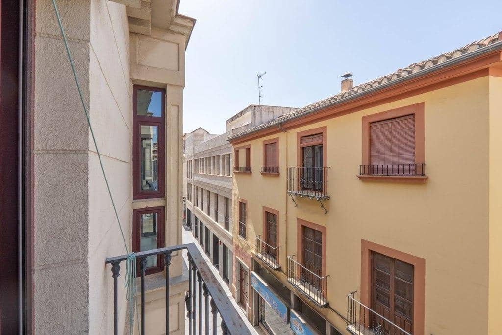 Piso de 1 habitación en Granada ciudad en venta con garaje - 305.000 € (Ref: 9799235)
