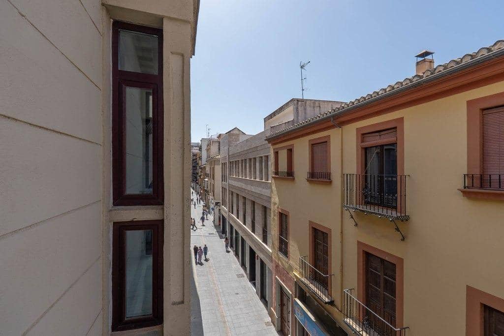 Piso de 1 habitación en Granada ciudad en venta con garaje - 305.000 € (Ref: 9799235)