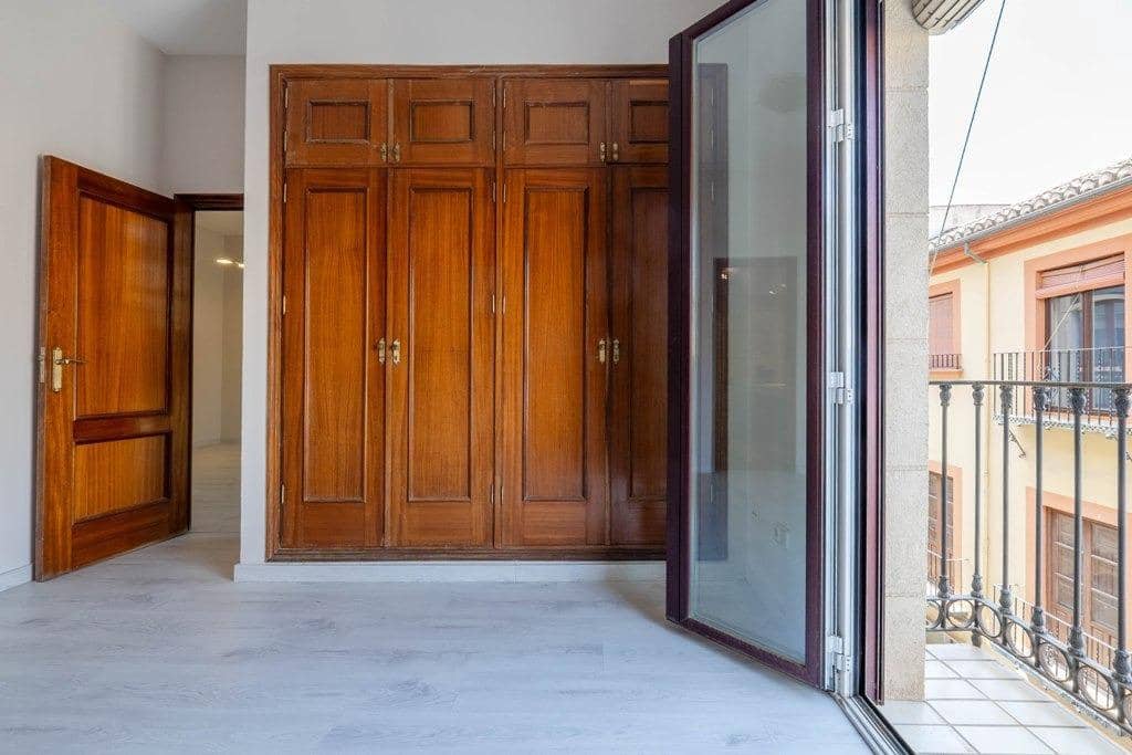 Piso de 1 habitación en Granada ciudad en venta con garaje - 305.000 € (Ref: 9799235)